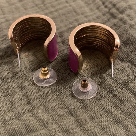 Purple and gold chunky hoop earrings - Picture 4 of 4